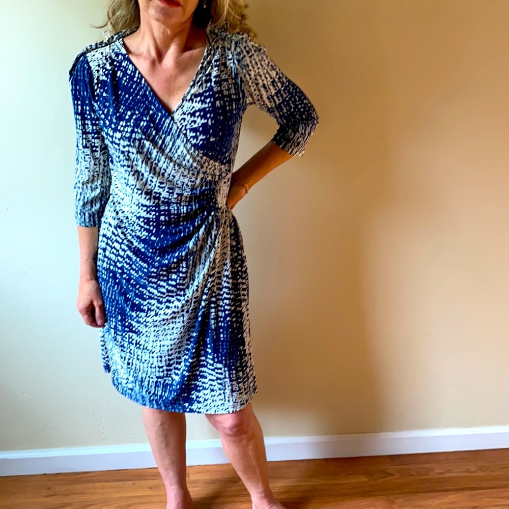 Mlle Gabrielle blue/white/gray pattered wrap dress L